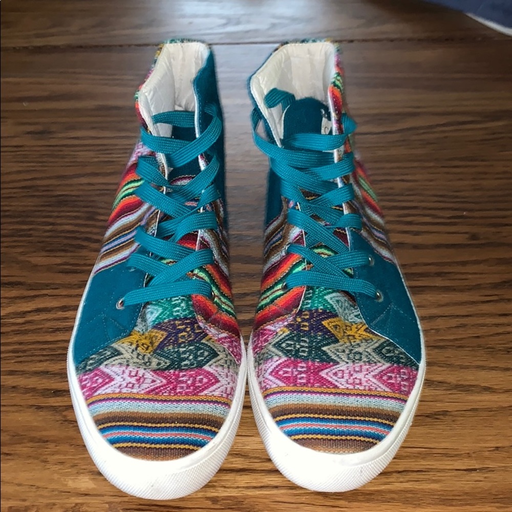 Caamaño high tops